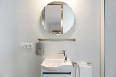 Designed bathroom and amenities with eco-label in the Helecho studios