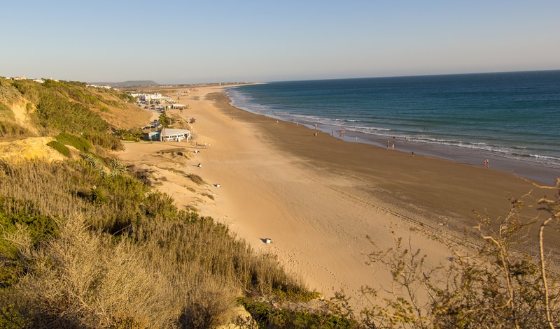 Playa de la Fontanilla y playa de El Roqueo
